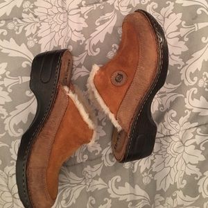 Born leather Clogs with a fur lining