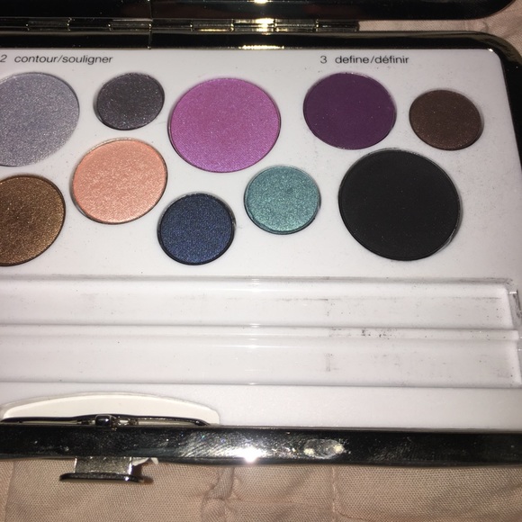13 eyeshadows Clinique palette - Picture 2 of 3