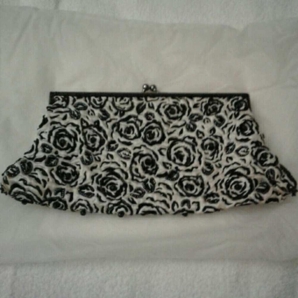 🍀Lancome beaded flower clutch🍀