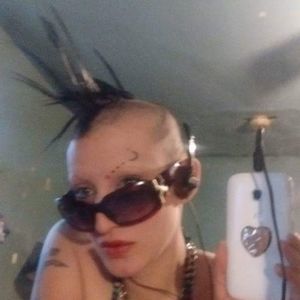 Meet your Posher, Samantha marie