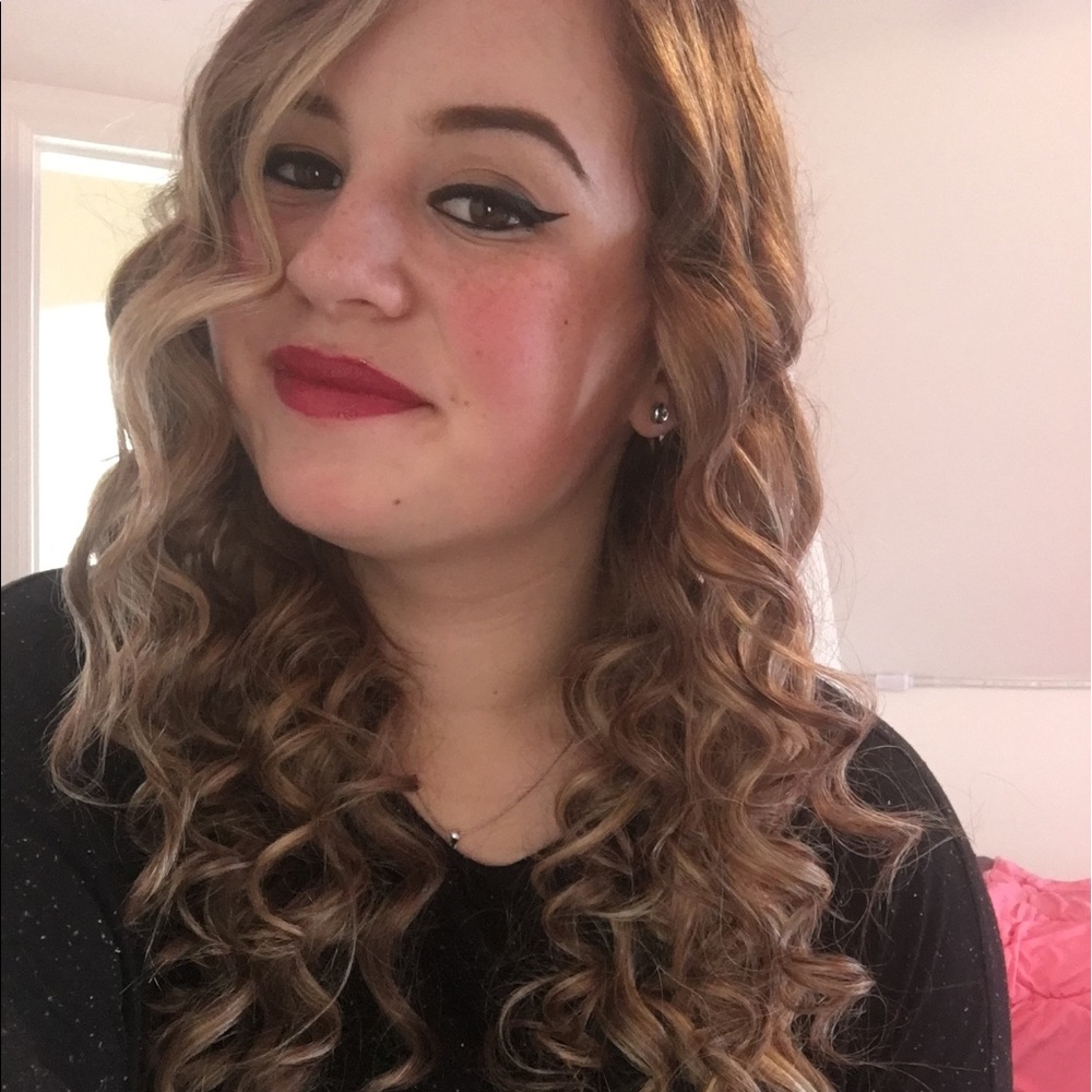 Meet your Posher, Stephanie