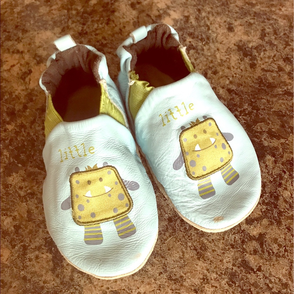 Reversible stride right shoes