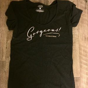 ✨FINAL 🔽✨ VS v-neck tee