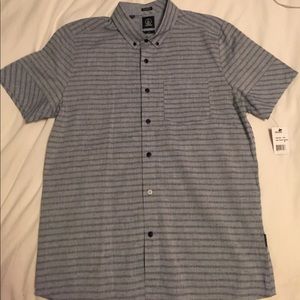 BRAND NEW VOLCOM BUTTON UP