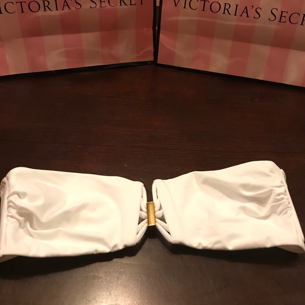 NWOT Victoria's Secret Bikini Top