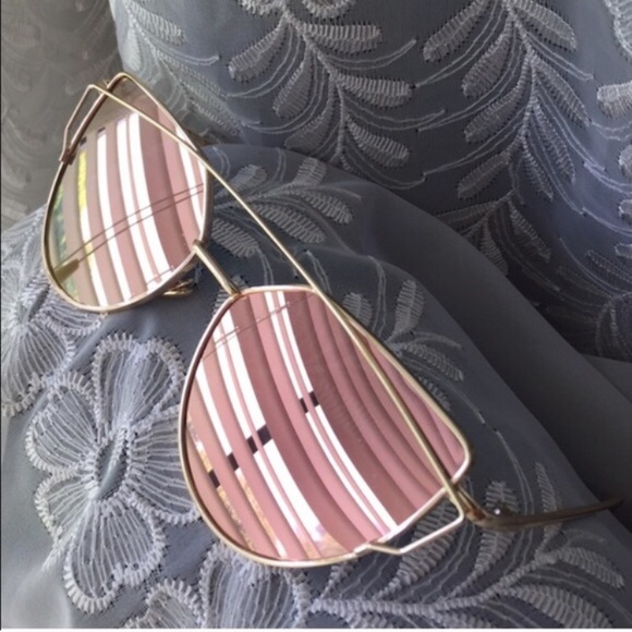 🏜Desert Rose🌹Mirror Lens CrossWire CASE INCLUDED - Picture 3 of 4