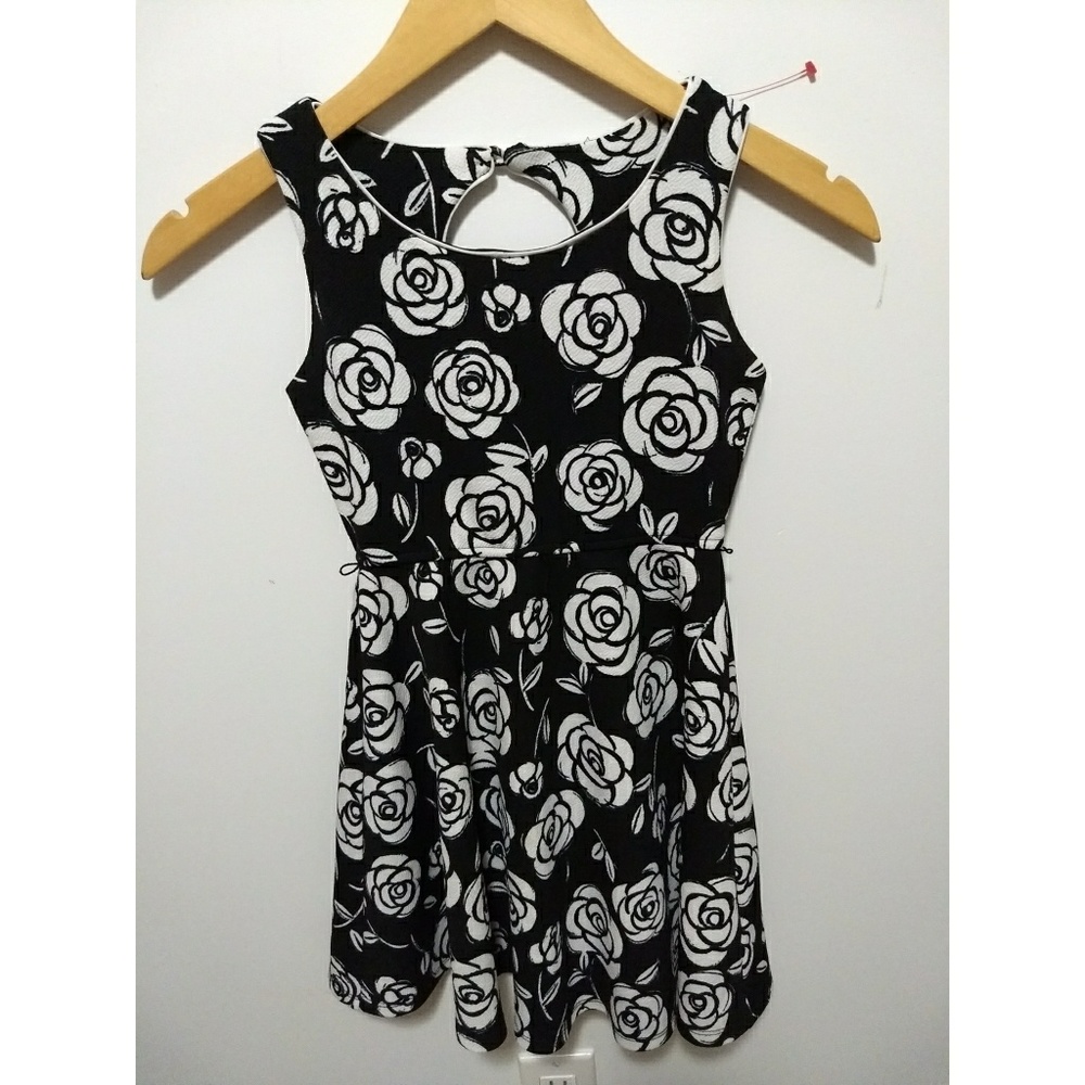 Black and white floral dress for girls