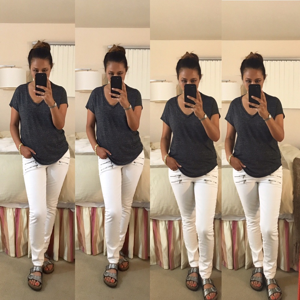 ⚡️SOLD⚡️Splendid V-Neck T - size XS runs large - Picture 4 of 5