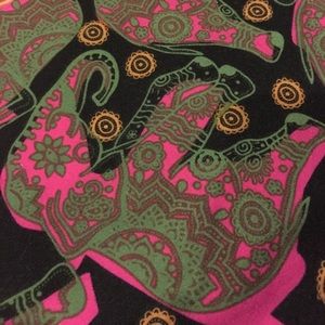 LuLaRoe Tall and Curvy leggings