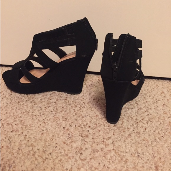 Beautiful black high heels - Picture 1 of 2