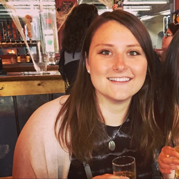 Meet your Posher, Amy - Picture 1 of 1