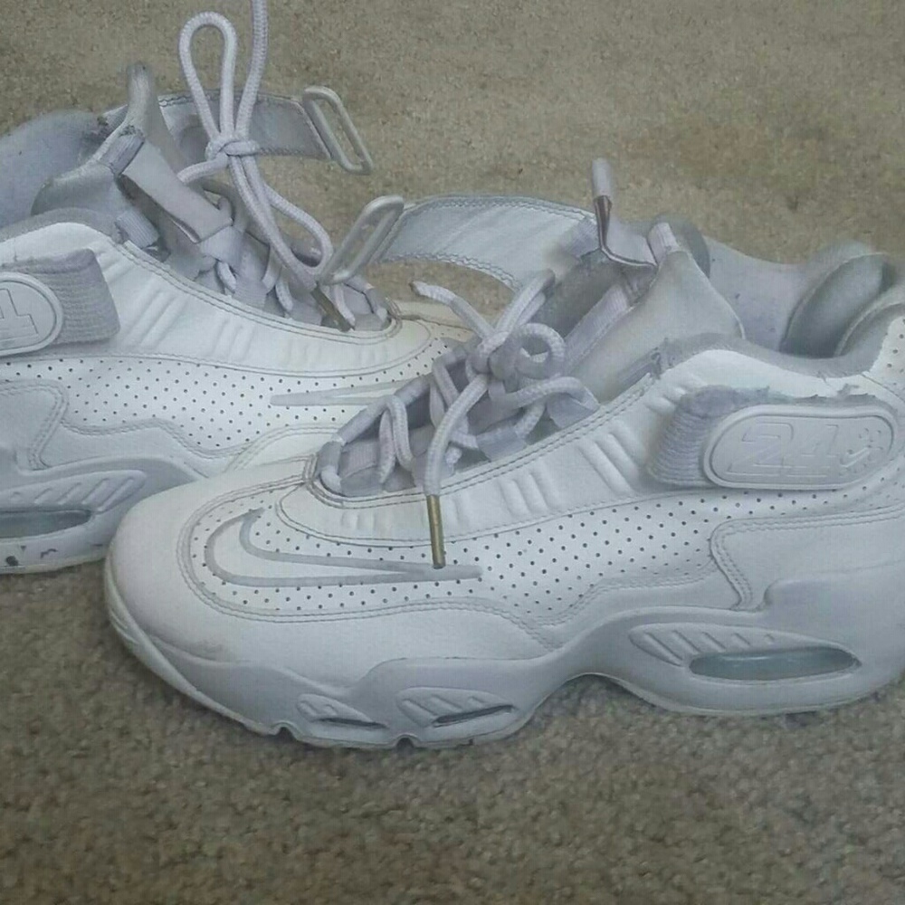 White Nike griffeys