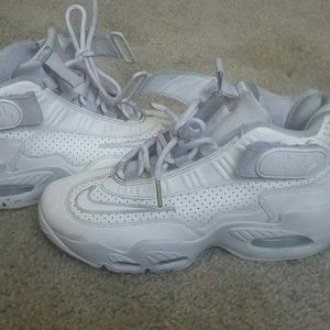 White Nike griffeys