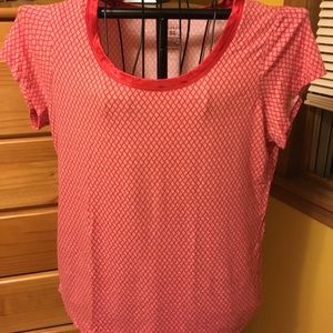 Short sleeves women's tee shirt