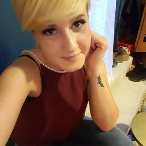 Meet your Posher, Glo