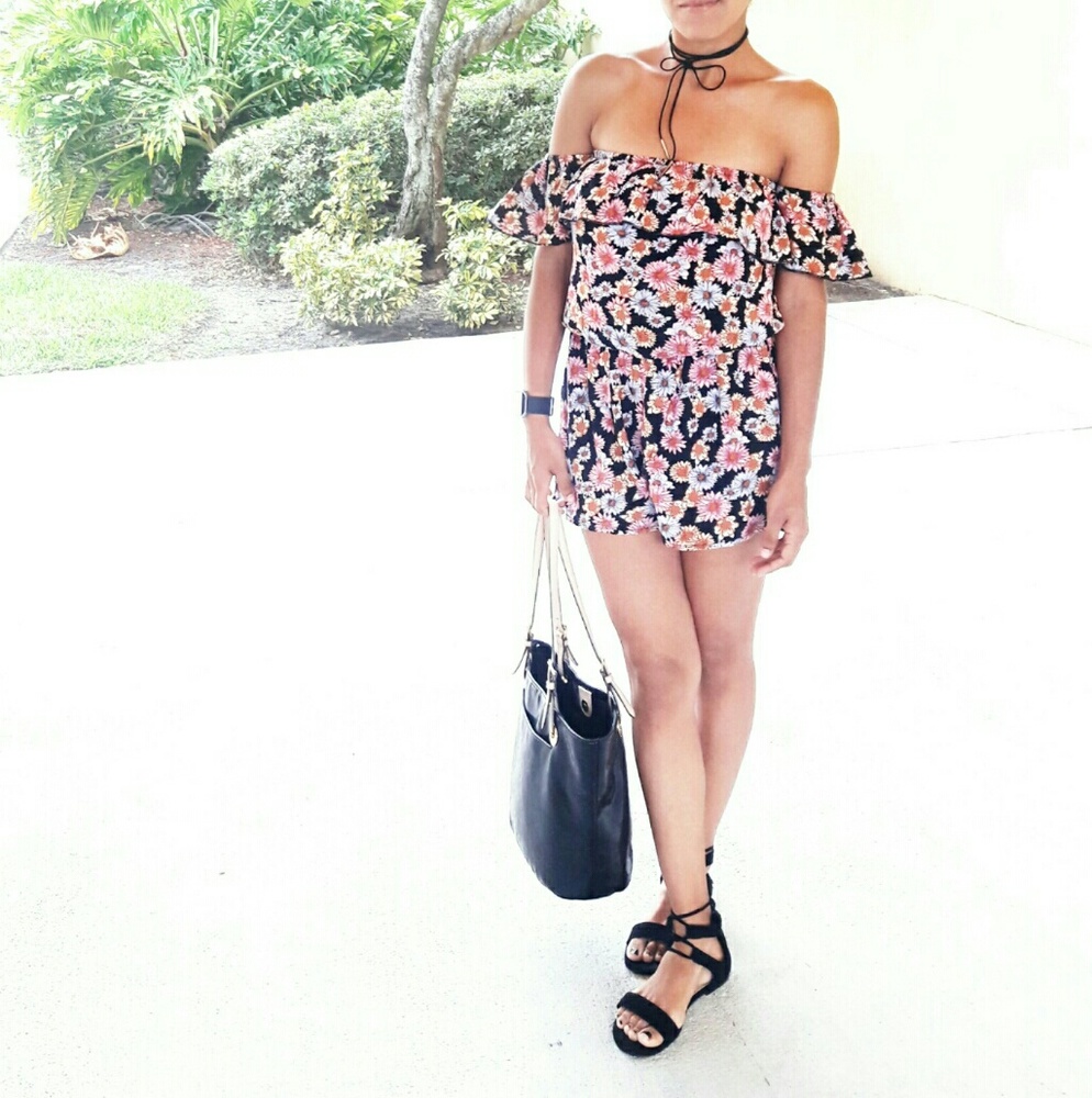 🌸💐Off the shoulder romper