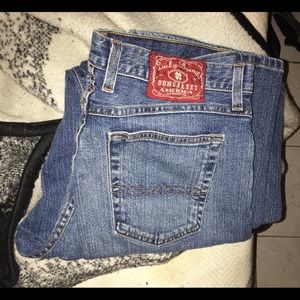 LN.  Lucky Brand Dungarees jeans.