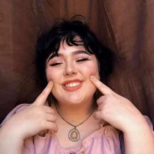 Meet your Posher, Caitlyn