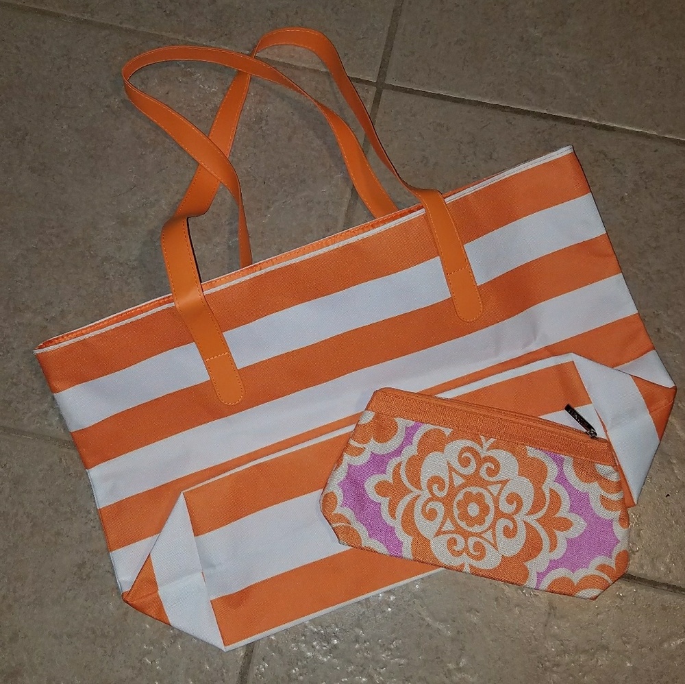 Tote and cosmetic bag bundle