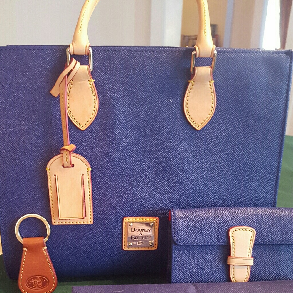 DOONEY NWOT BAG SM WALLET KEYRING