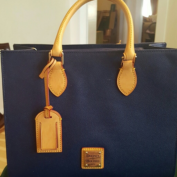 DOONEY NWOT BAG SM WALLET KEYRING - Picture 3 of 6