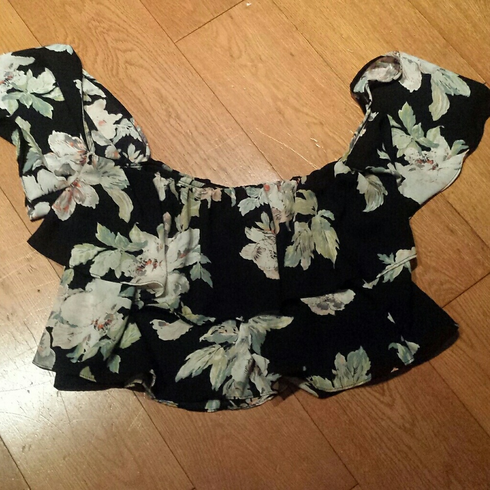 Off the shoulder ruffle crop top