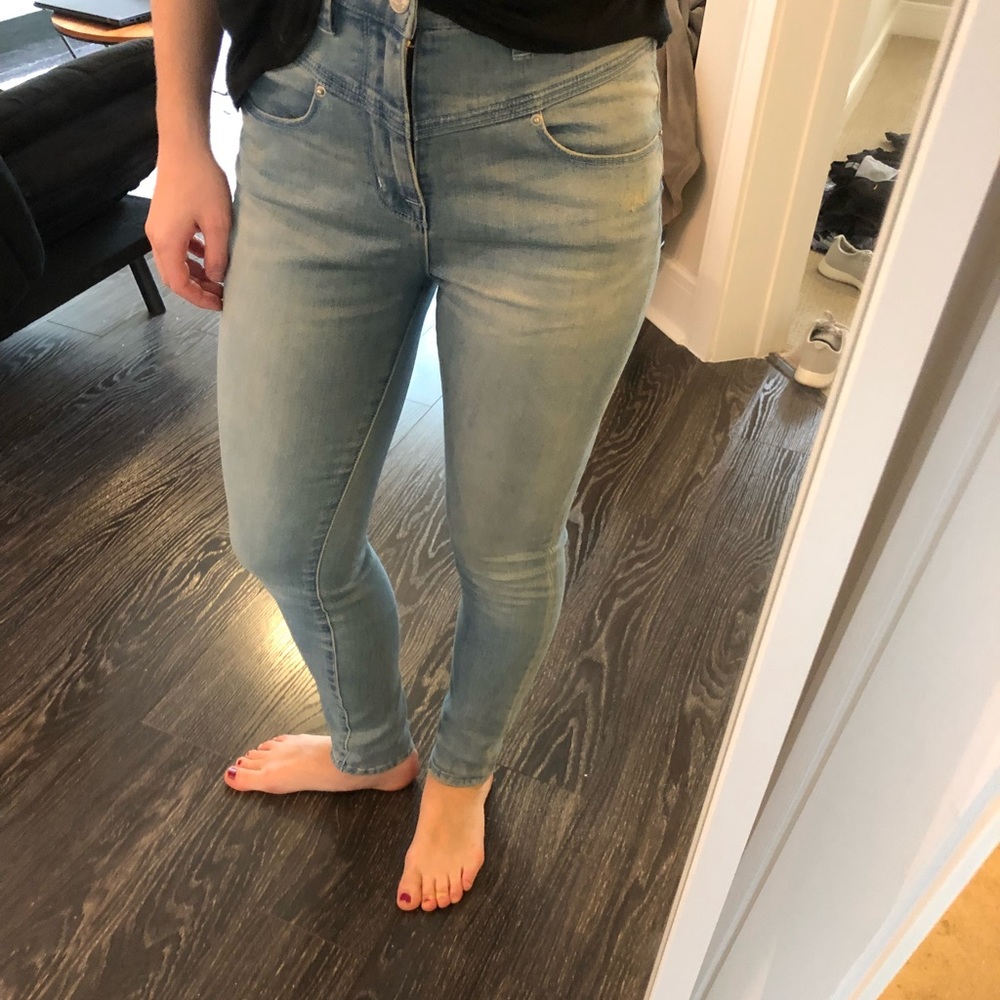 High waisted jeans