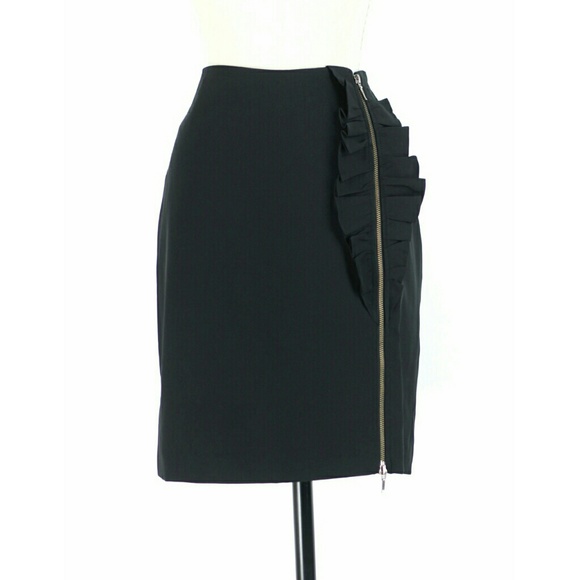 Banana Republic Dresses & Skirts - Banana Republic black pencil skirt