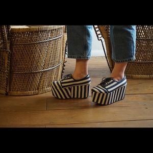 Striped canvas flatforms