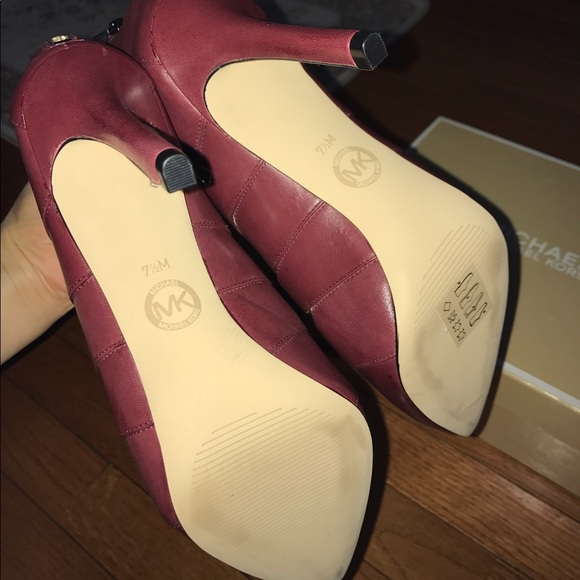 NWB Michael Kors Mavis Back Zip Heels Claret Red - Picture 5 of 6