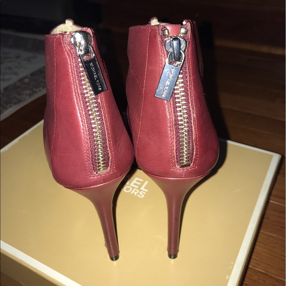 NWB Michael Kors Mavis Back Zip Heels Claret Red - Picture 6 of 6