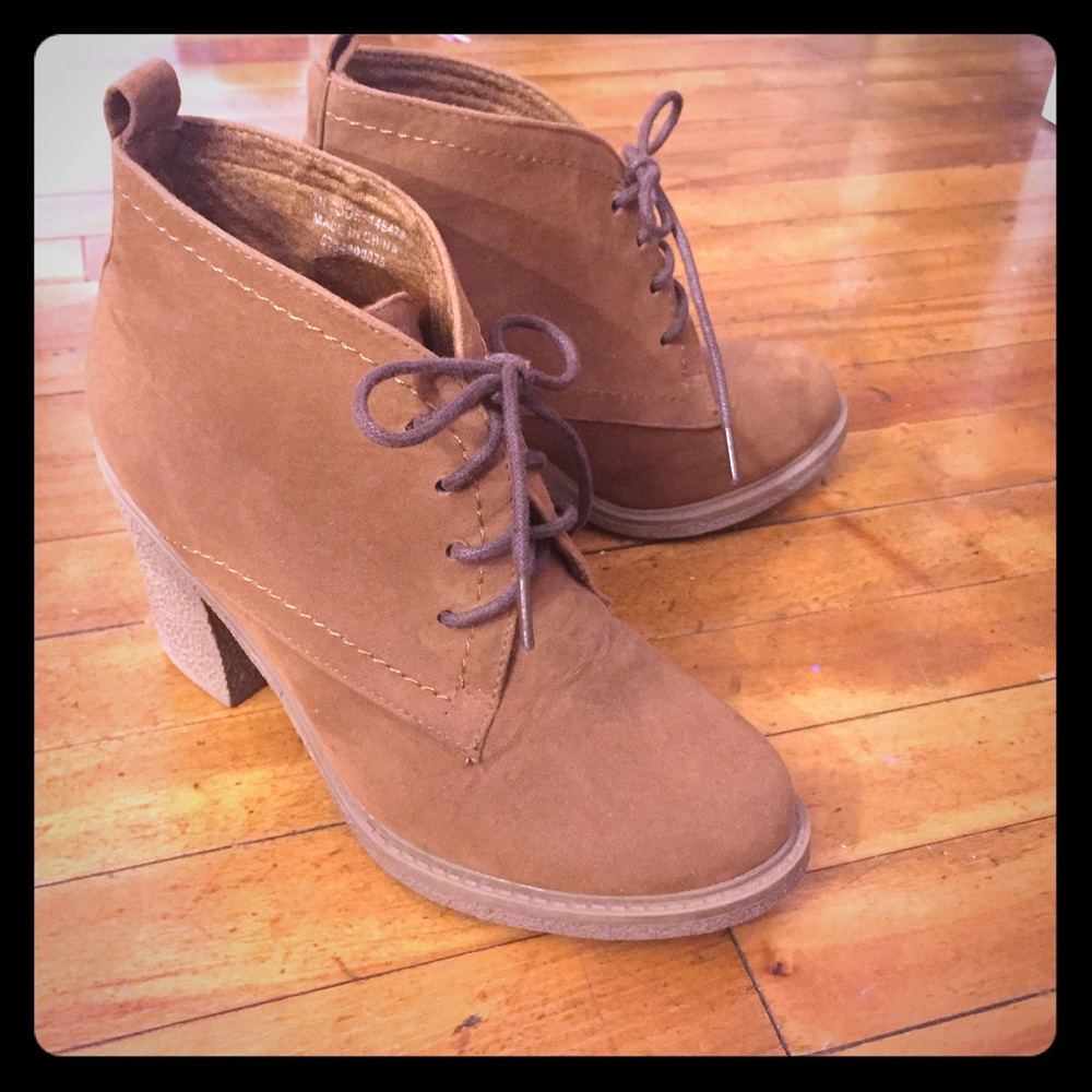 Camel/Chestnut Booties