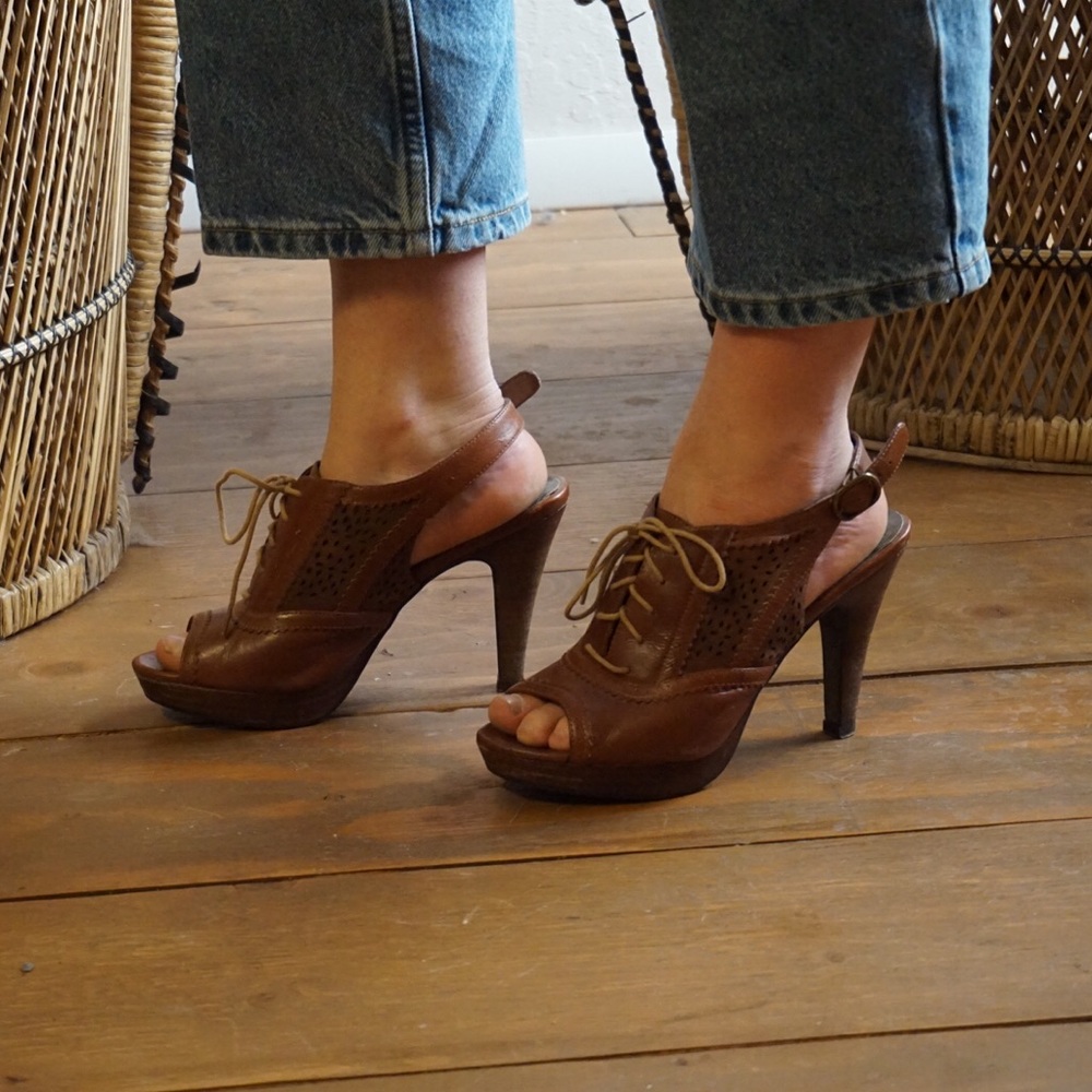 Steve Madden sling back oxford heels