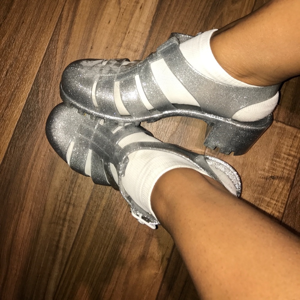 Jelly Sandals -- Clear