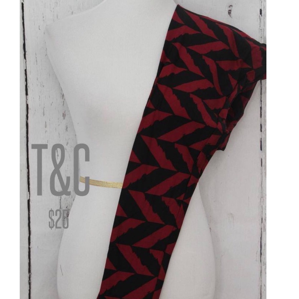 LuLa Roe T&C red & black Leggings ❤️🖤