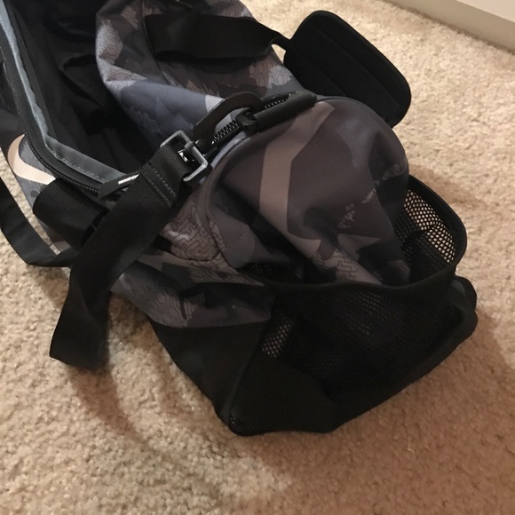 Nike Bags - PRICE DROP! Super cute blue grey Nike duffel Nike Bags - PRICE DROP! Super cute blue grey Nike duffel