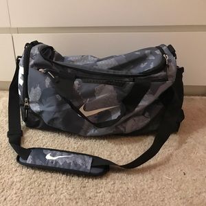 Nike Bags - PRICE DROP! Super cute blue grey Nike duffel Nike Bags - PRICE DROP! Super cute blue grey Nike duffel