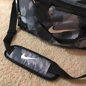 Nike Bags - PRICE DROP! Super cute blue grey Nike duffel Nike Bags - PRICE DROP! Super cute blue grey Nike duffel