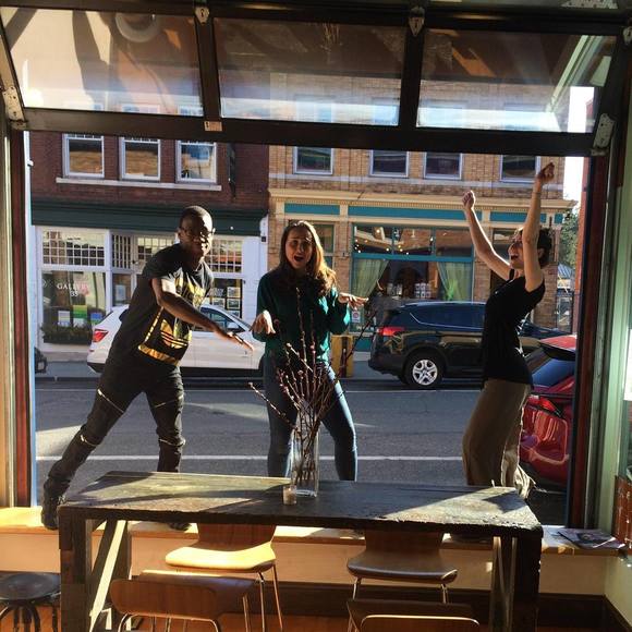 Meet your Posher, Caroline - Picture 1 of 1