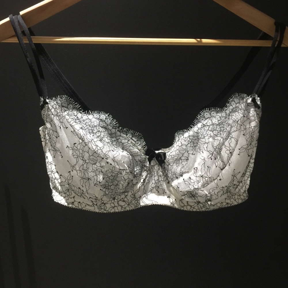 36DD Very Sexy VS Bra  NWOT