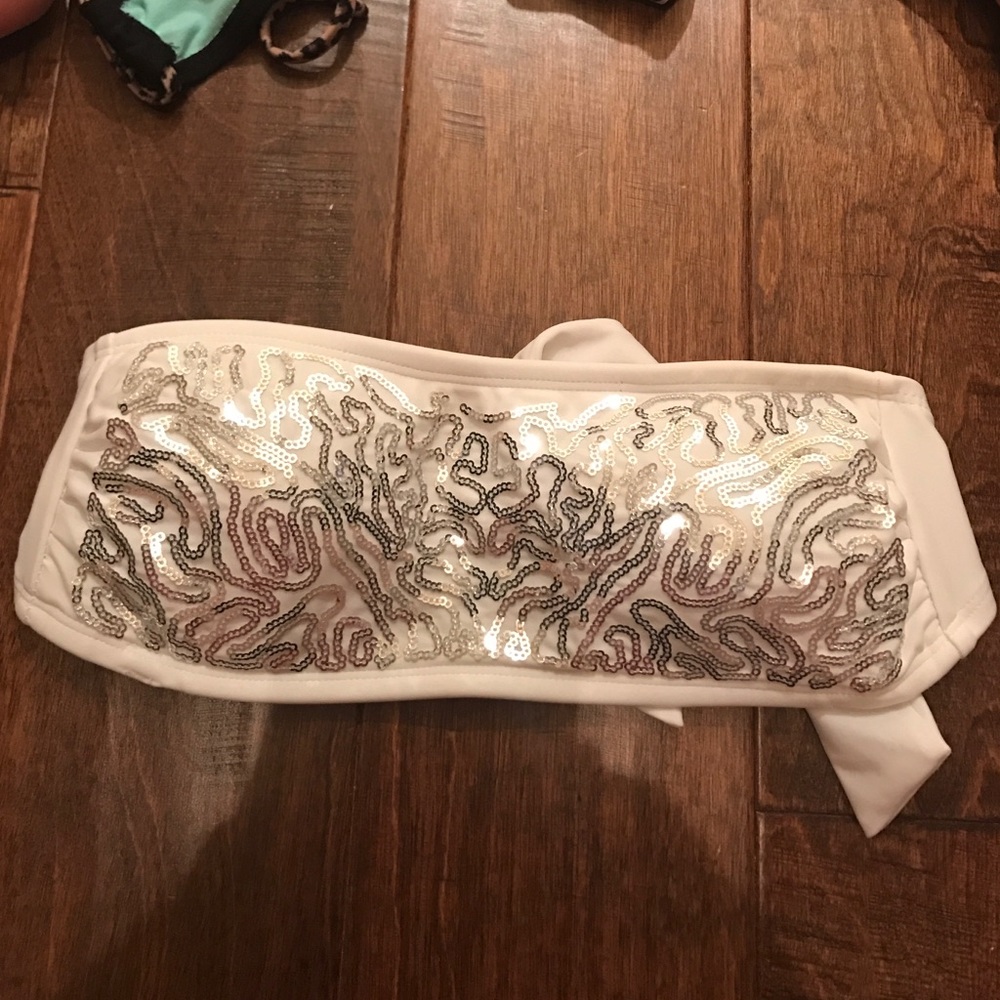 White strapless bathing suit top