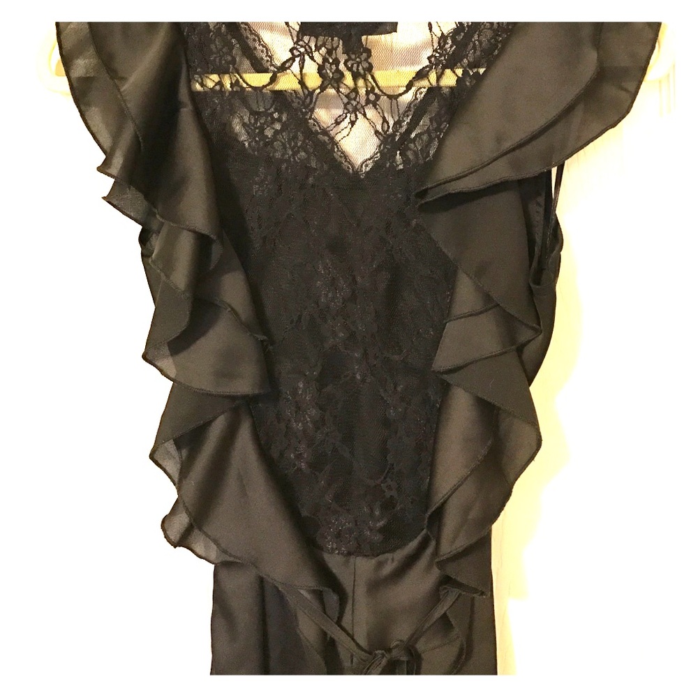 LOVE STITCH // Flirt Silk Lace Top - Picture 2 of 6