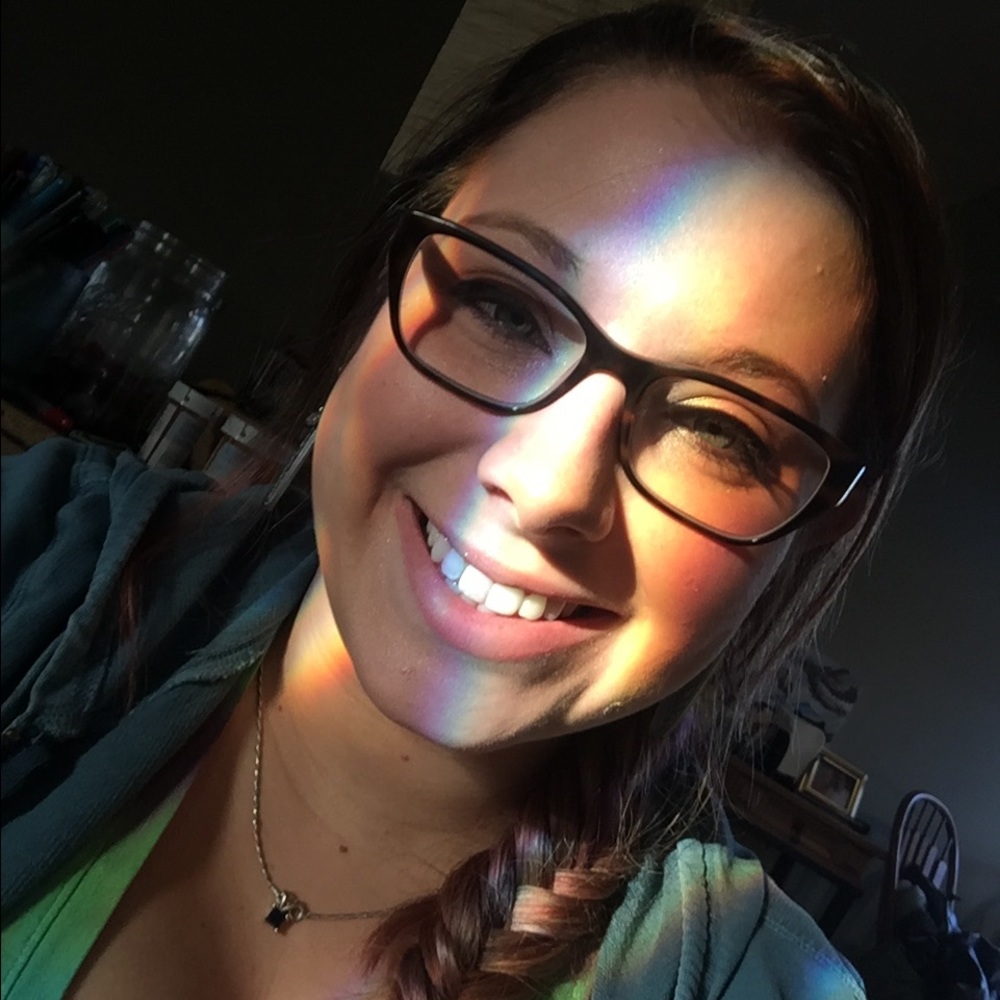 Meet your Posher, Amanda