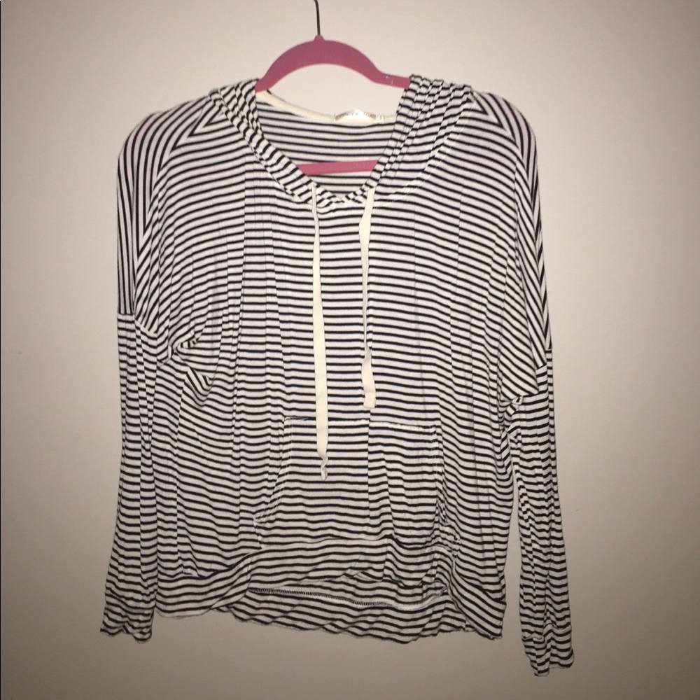 Black and white heart hips medium shirt