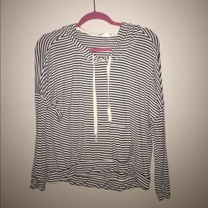 Black and white heart hips medium shirt