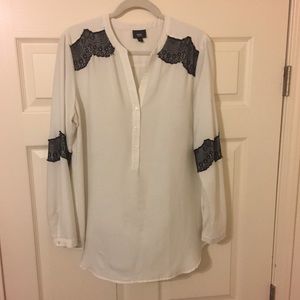 Tunic with Lace Detail!🖤