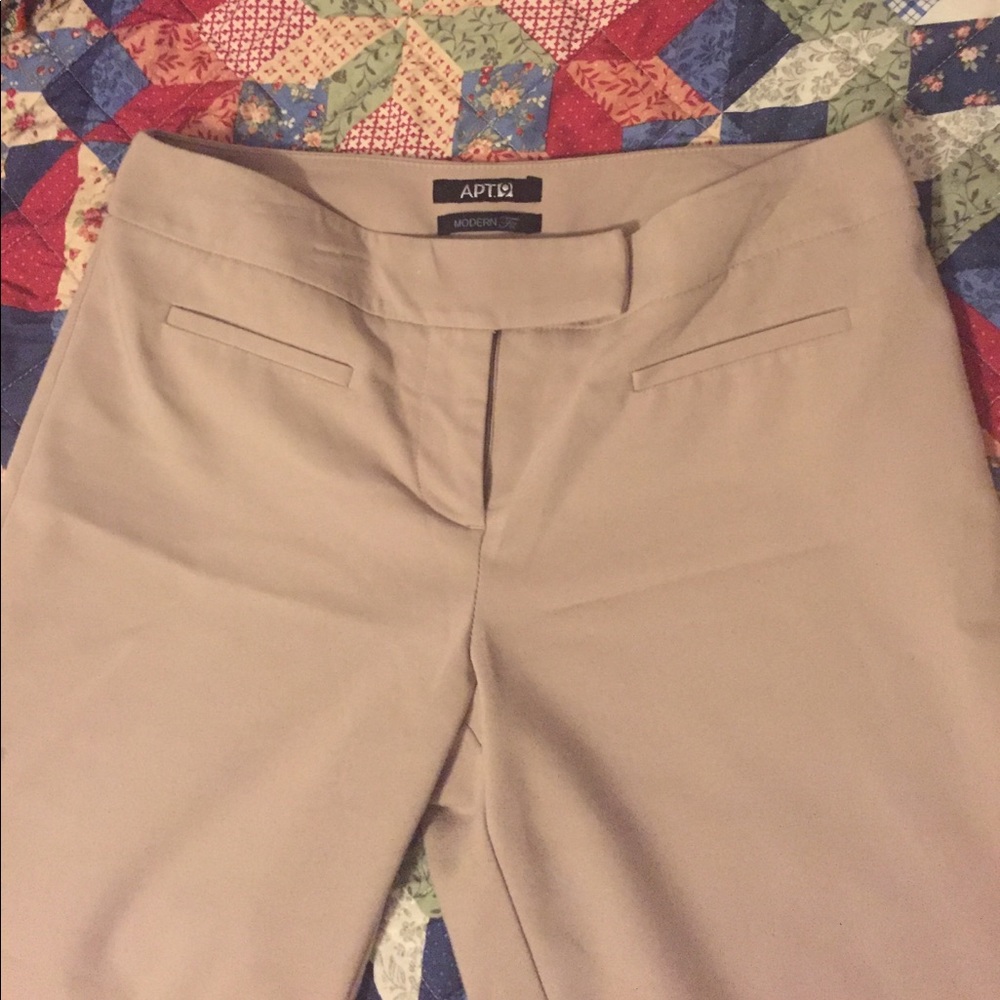 Cute Dress Capris 💛