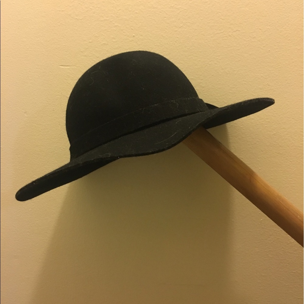 Flat brim hat