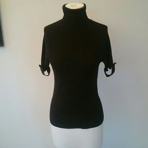 Short Sleeved Turtle Neck