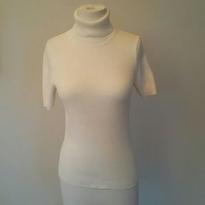 Short Sleeved Turtle Neck
